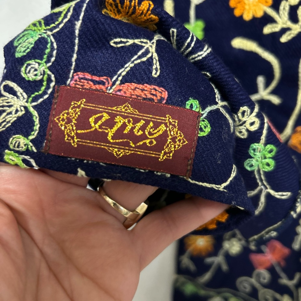 Colorful Floral Hand Embroidered Rectangular Scar… - image 6